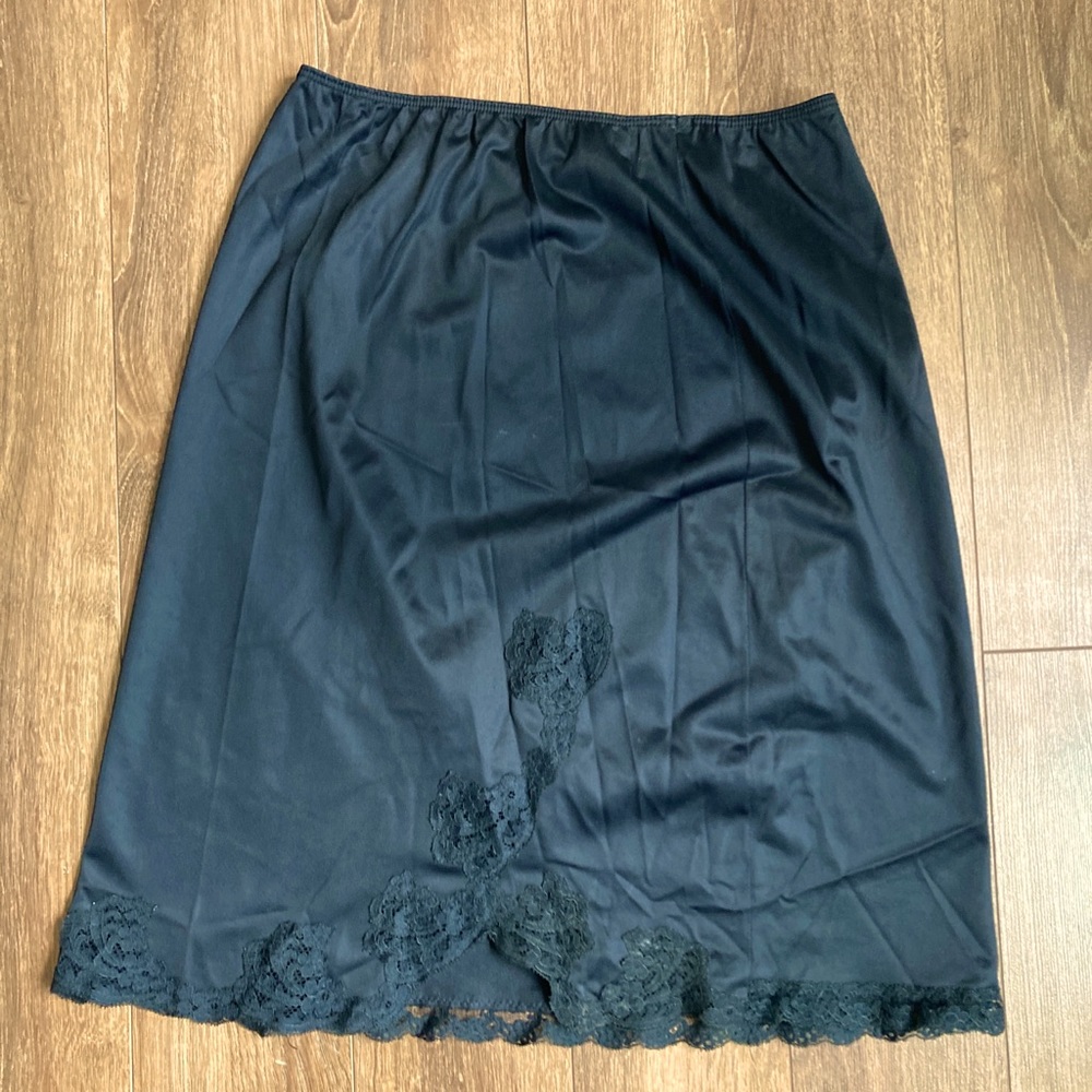 VINTAGE SEARS BLACK HALF SLIP With Lace Detail and Stretch— Waist Size 27-29